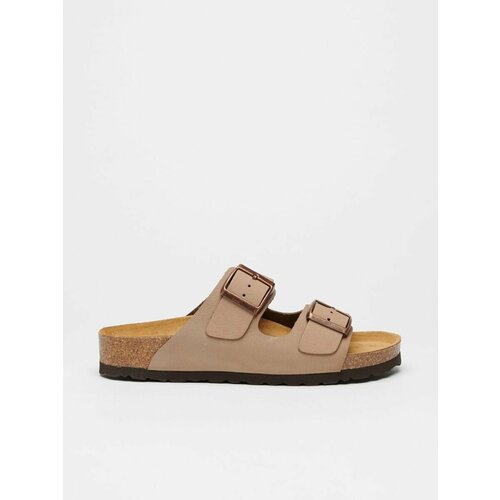 ���� ������� ������������� �������� FOOTWELL, 37 ������, ������ �� 5122 ���