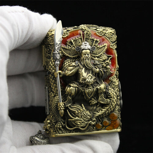 ���� Zippo Hero Gold, ������ �� 10599 ���