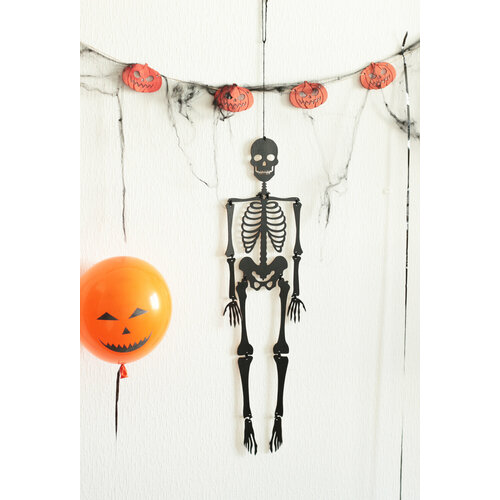      ,  Halloween,   1590 